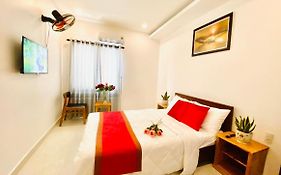 Toro Homestay